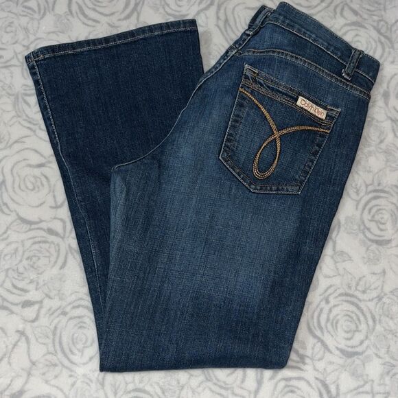 Calvin Klein Flared Jean. Size 10 - Picture 8 of 13